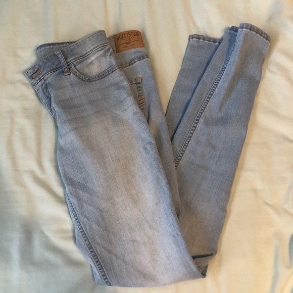 Hollister Skinny Jeans - Picture 3 of 3